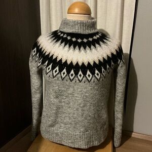 Gray Patterned Men's Sweater